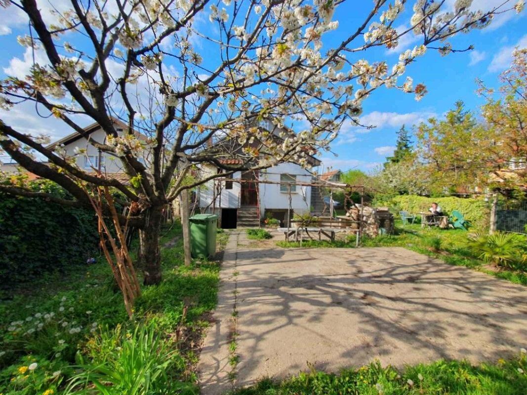 Дом на продажу, Цара Душана - Сурчин, 260.000€, 209м² · 1 / 8
